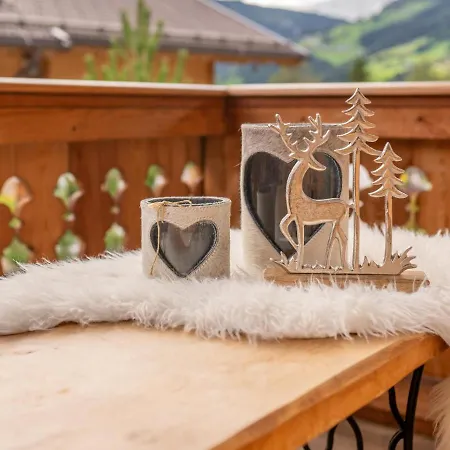 Feriehus Maier Alm Wald im Pinzgau